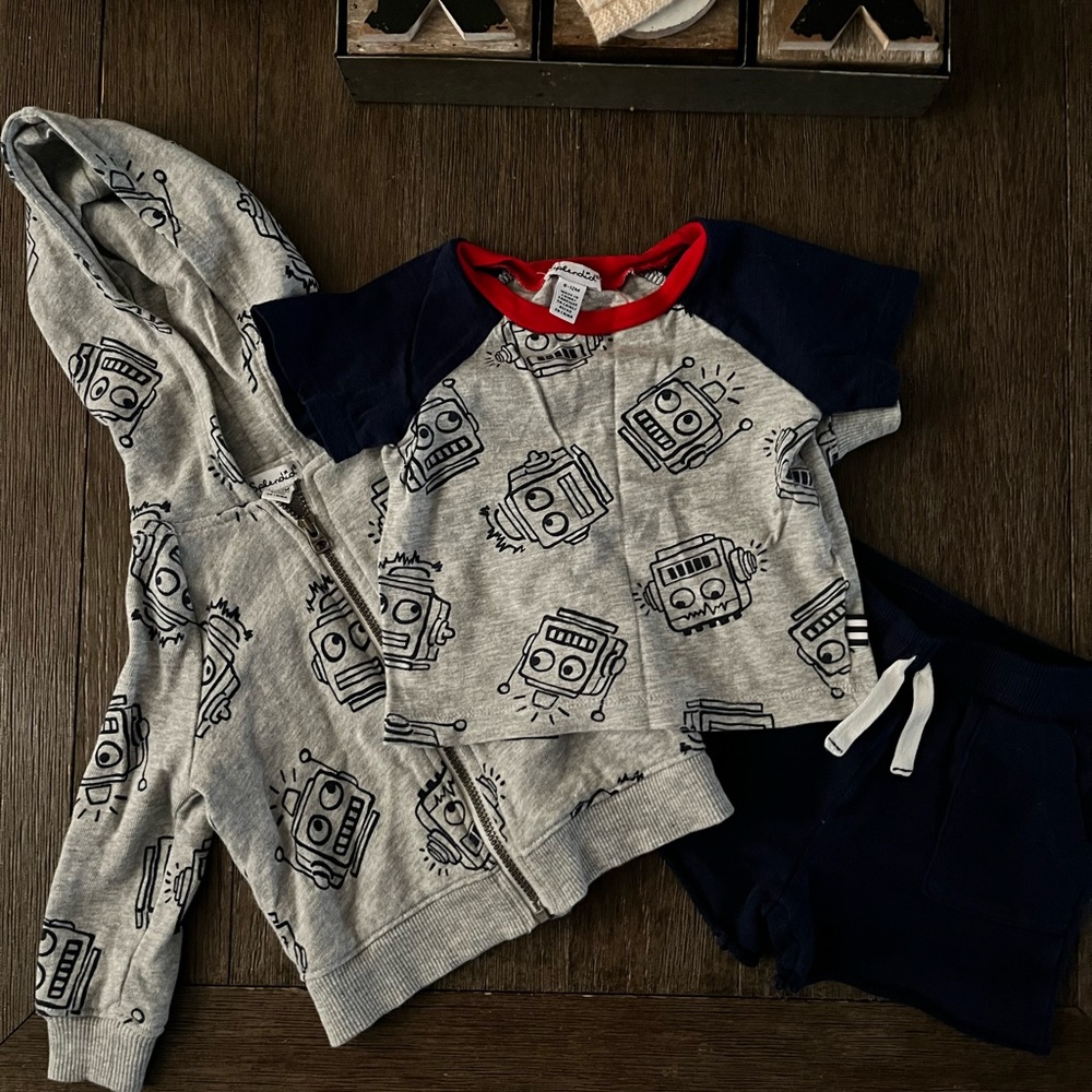 Baby boys splendid short set with matching jacket. 6-12 months